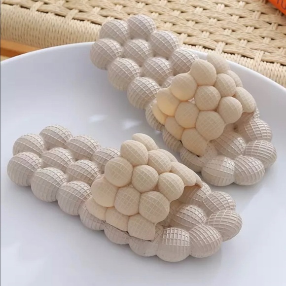 Shoes - Massage Bubble Slides
